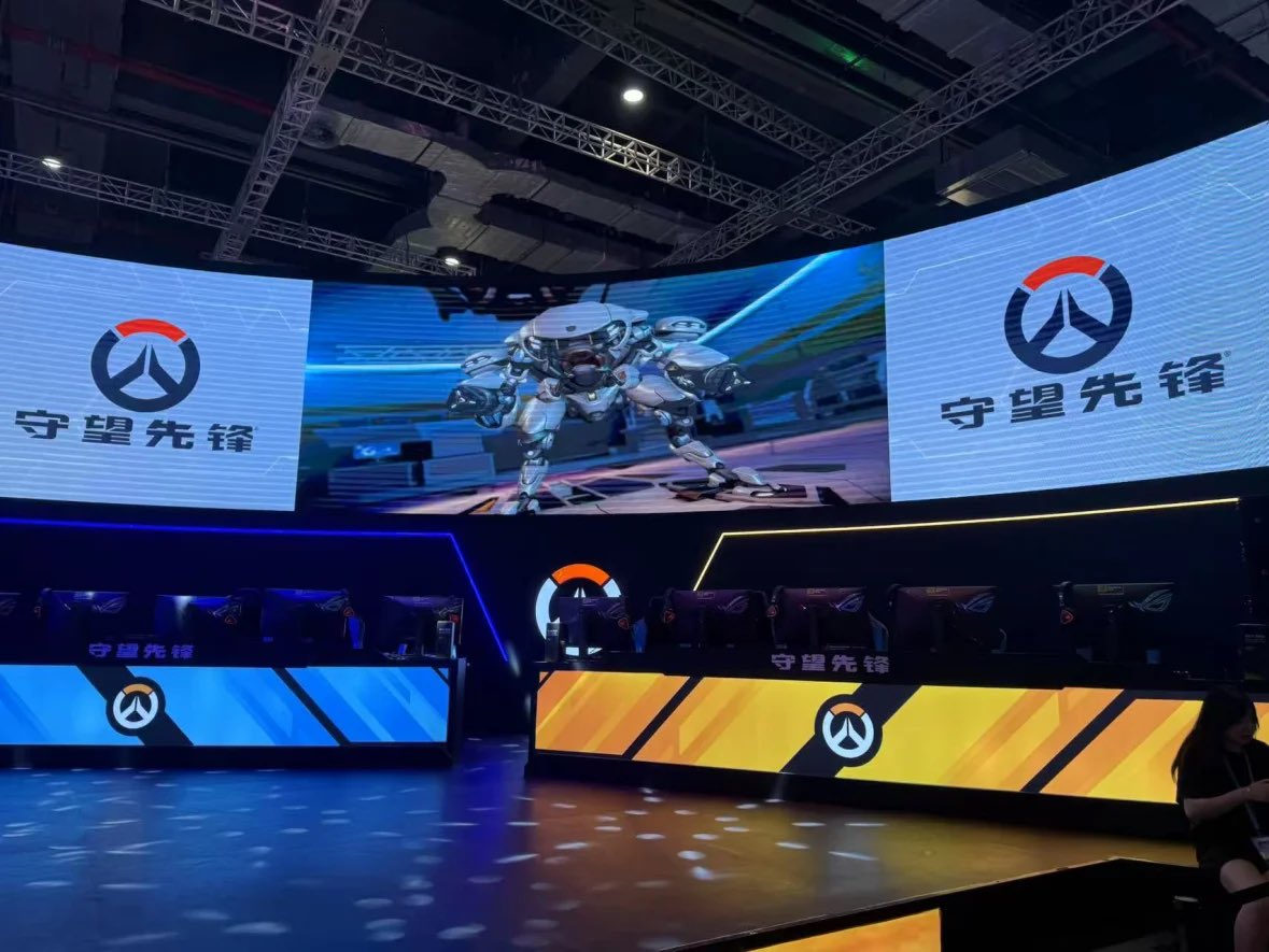 CDHuntersFacts's tweet image. Some photos from the Overwatch booth at Bilibili World 2025, China’s largest anime and gaming convention.