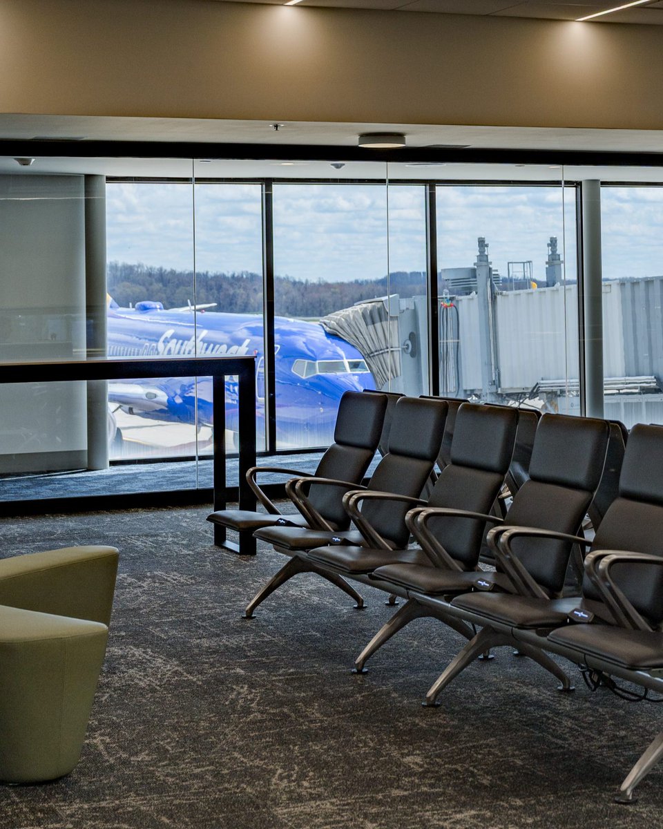 Our gate glow up continues ✨

🪑 Upgraded seating
🔌 More outlets
✈️ Better plane watching views
🎨 Cool art