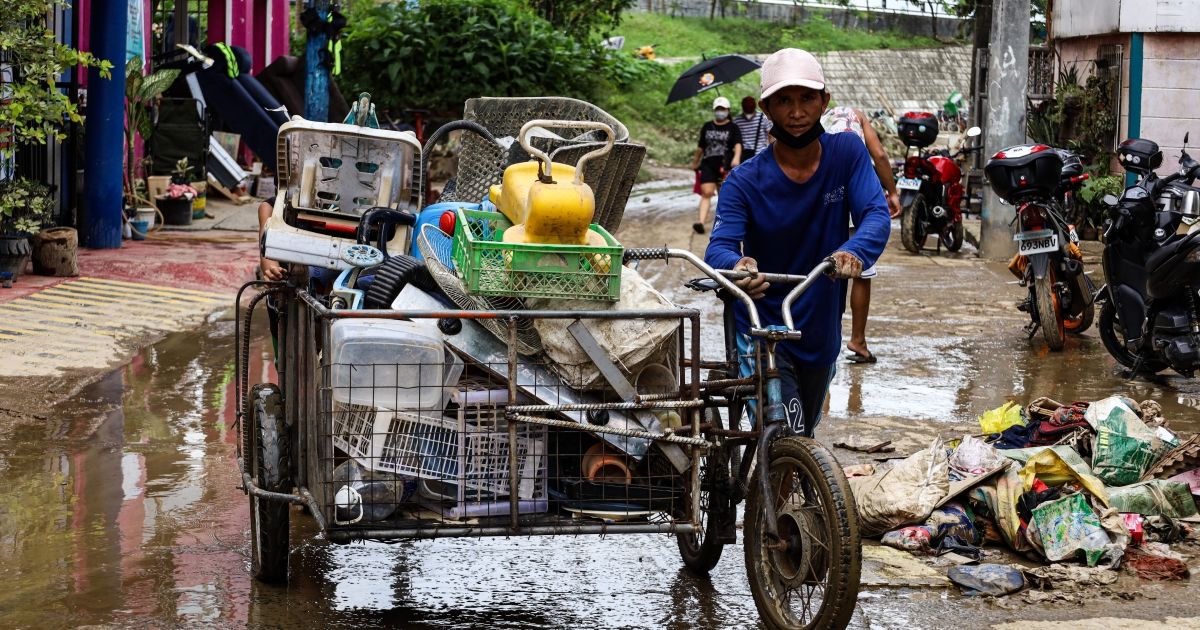 UN_Water's tweet image. Glacier-related disasters are rising with climate change—threatening mountain communities.
At #GlacierConference2025, experts highlighted the urgency of #EW4All: early warning systems for everyone, everywhere by 2027.
🔗 buff.ly/gmG9uGE
#WaterAction = #ClimateAction