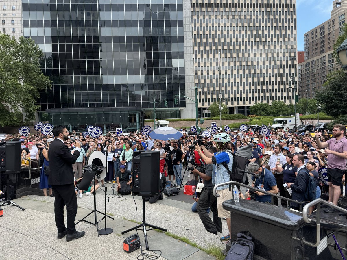 Aaron Eisenberg (@ae53) on Twitter photo 400 legal services workers across 4 organizations are out on strike today, 1600 more could be out Friday
Thank you to <a href="/ZohranKMamdani/">Zohran Kwame Mamdani</a> for standing with these workers from Day 1
legal services workers need to be able to afford to live in this city to provide for their clients! 400 legal services workers across 4 organizations are out on strike today, 1600 more could be out Friday
Thank you to <a href="/ZohranKMamdani/">Zohran Kwame Mamdani</a> for standing with these workers from Day 1
legal services workers need to be able to afford to live in this city to provide for their clients!