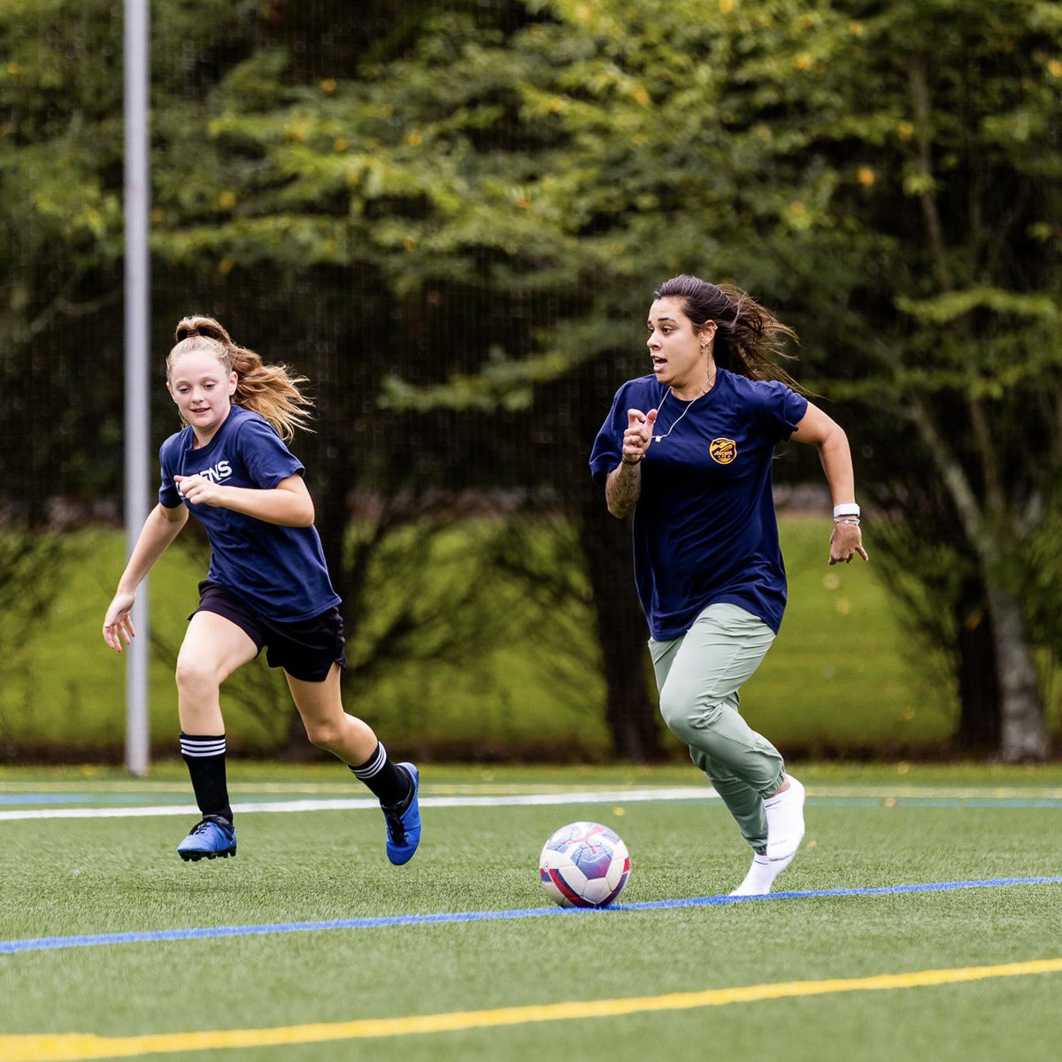 carolinaascent's tweet image. Supporting our young local Queens π
Thanks to @quwsoc for having us out this week!