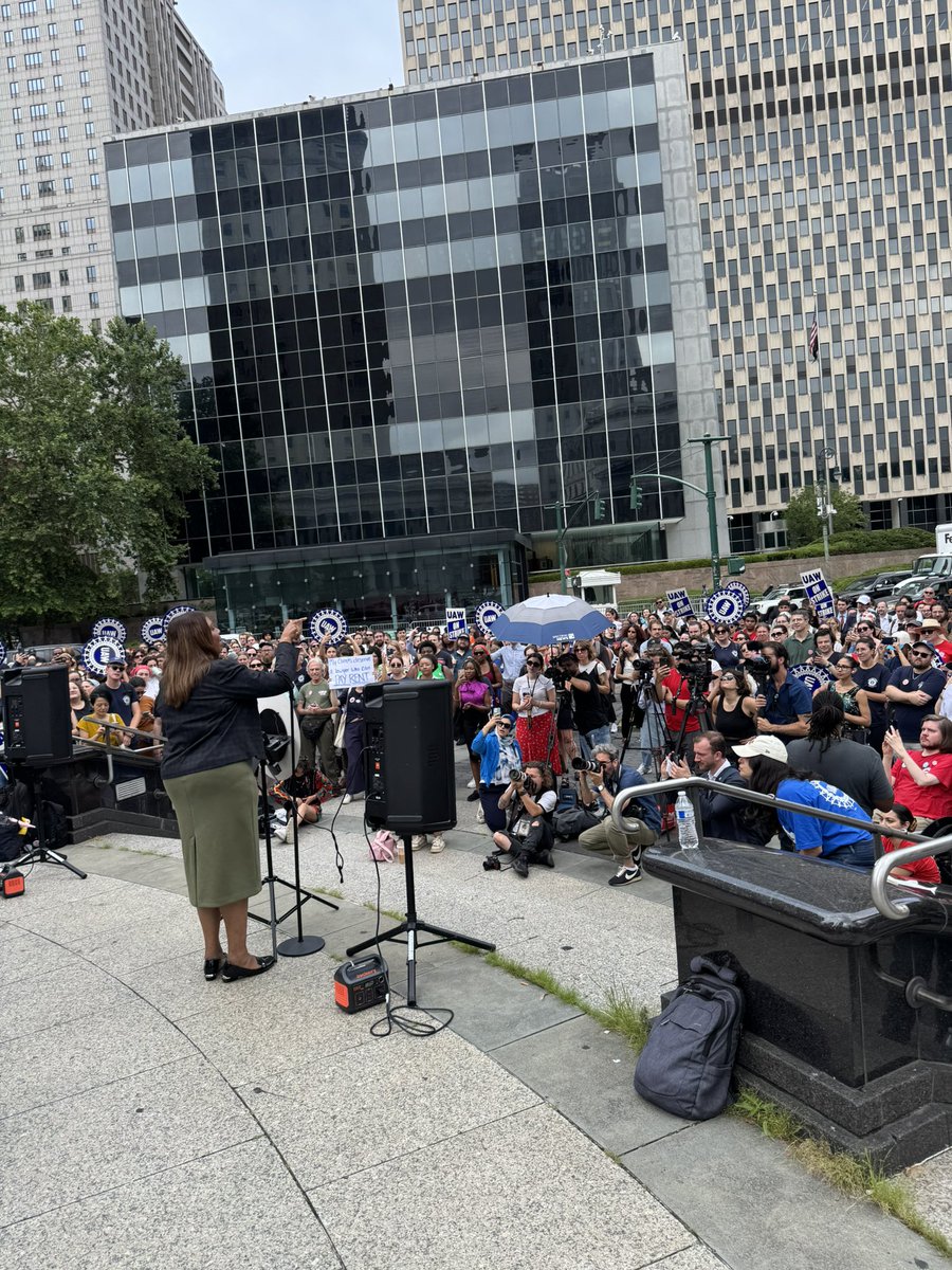 Aaron Eisenberg (@ae53) on Twitter photo How it started/How it’s going
<a href="/TishJames/">Tish James</a> forever <a href="/UAW/">UAW</a> <a href="/alaa2325/">ALAA - UAW 2325</a>
No chance she wasn’t going to stand with us on day 1 of this strike How it started/How it’s going
<a href="/TishJames/">Tish James</a> forever <a href="/UAW/">UAW</a> <a href="/alaa2325/">ALAA - UAW 2325</a>
No chance she wasn’t going to stand with us on day 1 of this strike