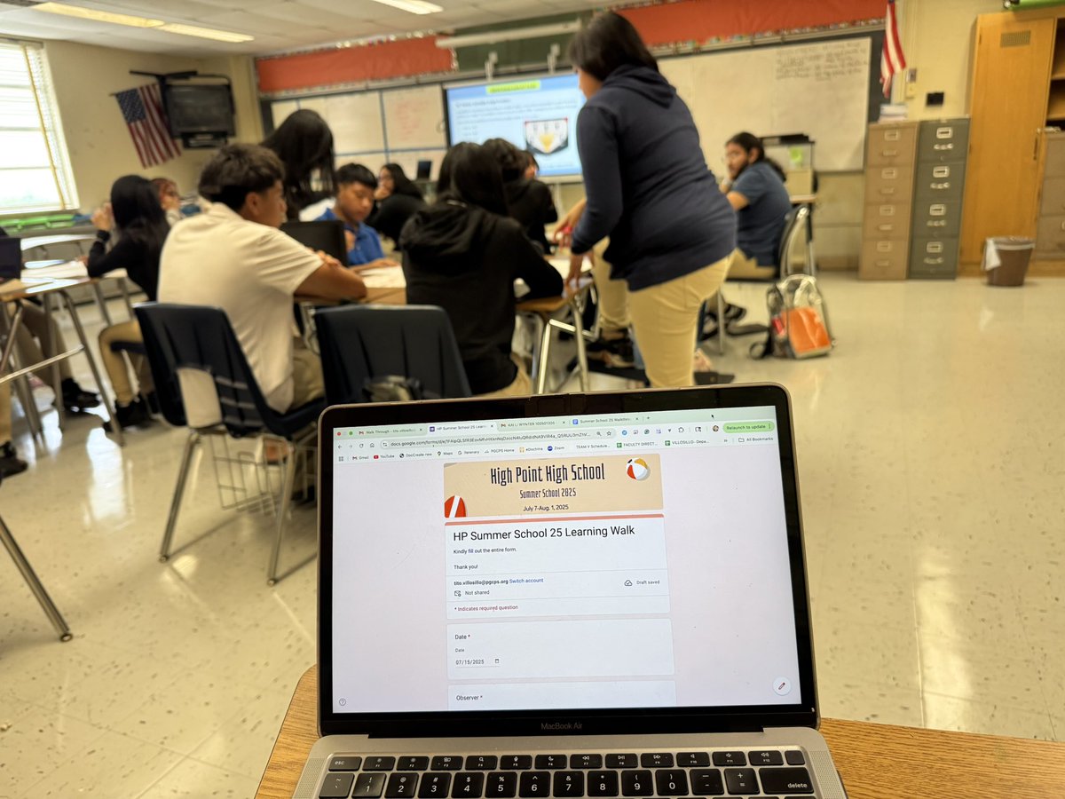 teach2dfuture's tweet image. High-quality instruction matters—even in summer school! Our students deserve the best learning experience to earn credits and advance to the next grade. Proud of our scholars working hard this summer. @HighPointHigh 💛💙🦅