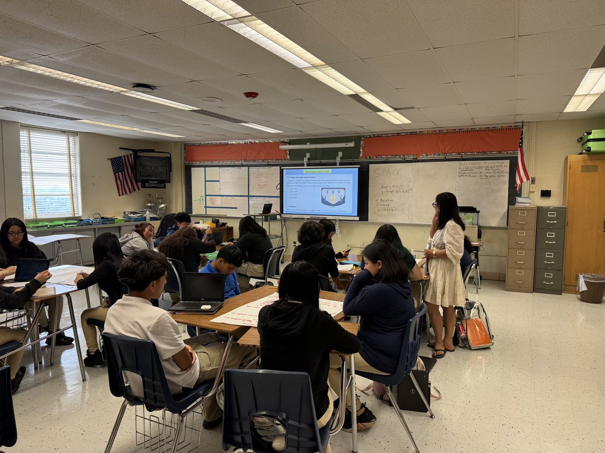 teach2dfuture's tweet image. High-quality instruction matters—even in summer school! Our students deserve the best learning experience to earn credits and advance to the next grade. Proud of our scholars working hard this summer. @HighPointHigh 💛💙🦅