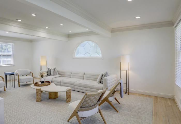 koshermedia's tweet photo. Home For Sale
Beautifully Renovated Home! 
12 Harbor Ct. West Long Branch, NJ 

4 Bedrooms, 3 ½ baths, Chefs’ kitchen, 

For Faster Response,  
Please Text Adele Cohen  
732-996-3089   
OFFICE PHONE (732) 531-9800    

Follow us on all socials @leventerealestate https://t.co/Ewesjm2UQd