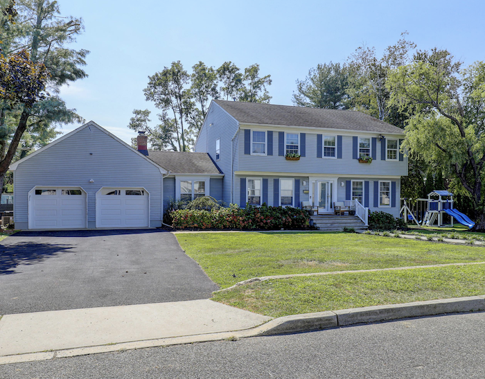 koshermedia's tweet photo. Home For Sale
Beautifully Renovated Home! 
12 Harbor Ct. West Long Branch, NJ 

4 Bedrooms, 3 ½ baths, Chefs’ kitchen, 

For Faster Response,  
Please Text Adele Cohen  
732-996-3089   
OFFICE PHONE (732) 531-9800    

Follow us on all socials @leventerealestate https://t.co/Ewesjm2UQd