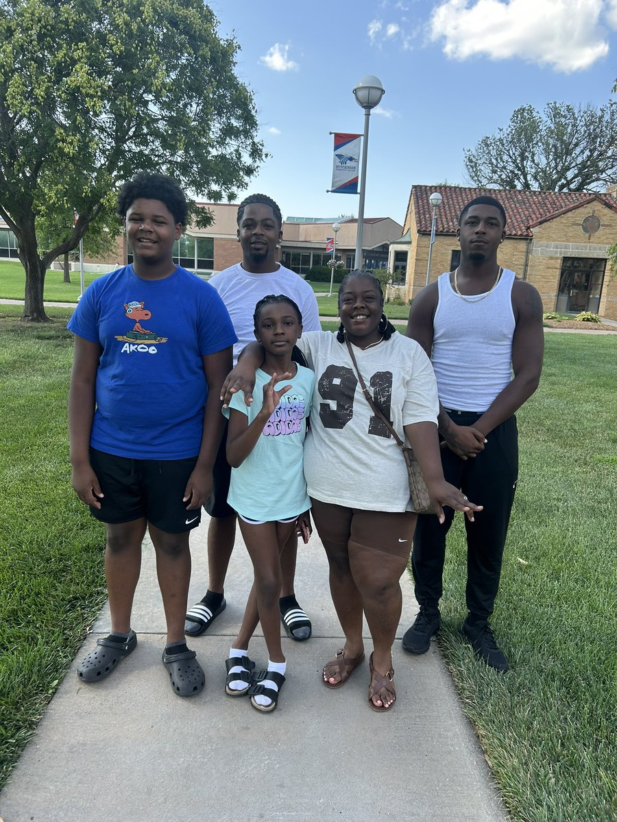 makai simpson (3⭐️) 25’ (@makaisimpson) on Twitter photo Hutchinson Kansas I’m here. Let’s work <a href="/CoachDrewDallas/">Drew Dallas</a> <a href="/coachroberson42/">CoachDeebo42</a> <a href="/CoachWally/">Matt Wallerstedt</a> <a href="/JuCoFootballACE/">JuCo Football Forer</a> <a href="/coachryannelson/">Ryan Nelson</a> Hutchinson Kansas I’m here. Let’s work <a href="/CoachDrewDallas/">Drew Dallas</a> <a href="/coachroberson42/">CoachDeebo42</a> <a href="/CoachWally/">Matt Wallerstedt</a> <a href="/JuCoFootballACE/">JuCo Football Forer</a> <a href="/coachryannelson/">Ryan Nelson</a>