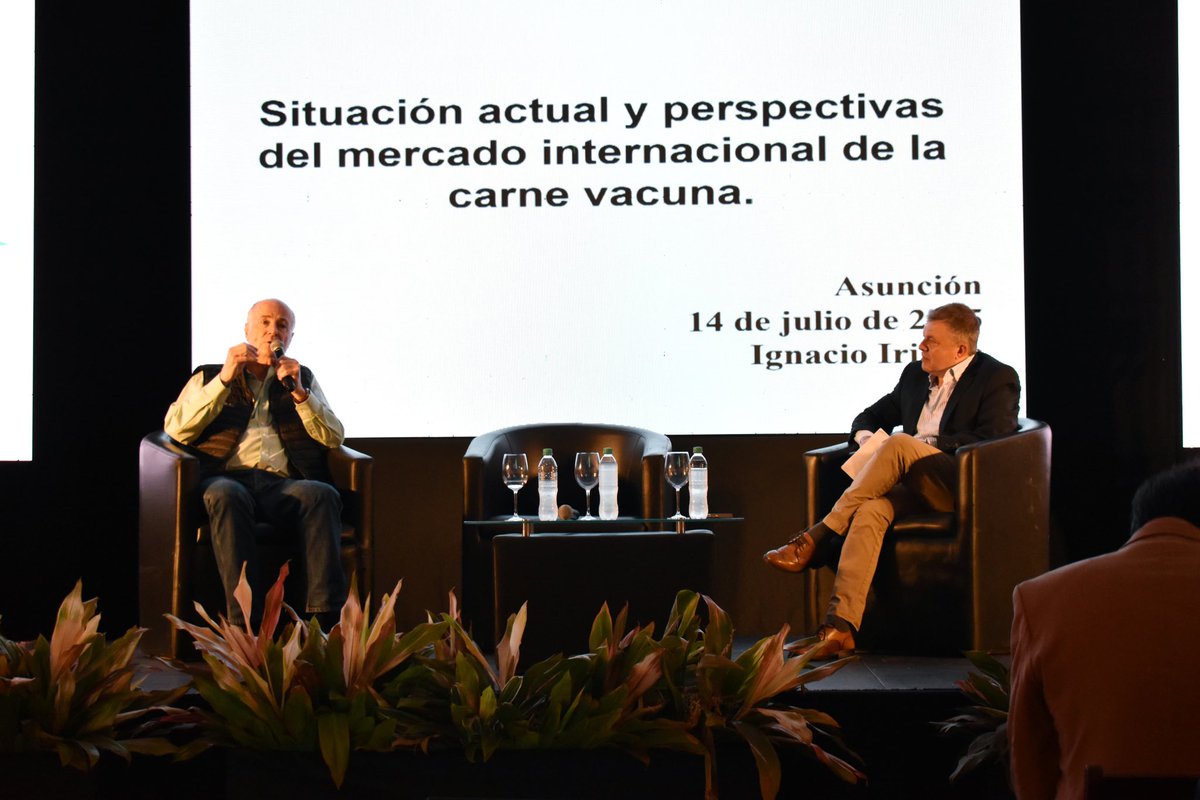 CarlosGimnezGo1's tweet image. Participé en la charla del Consorcio de Ganaderos y Agropecuaria CEA sobre "Carne y Poder: el rol del MERCOSUR en la Geopolítica Alimentaria" en la @expo_py @arp_py 2025.