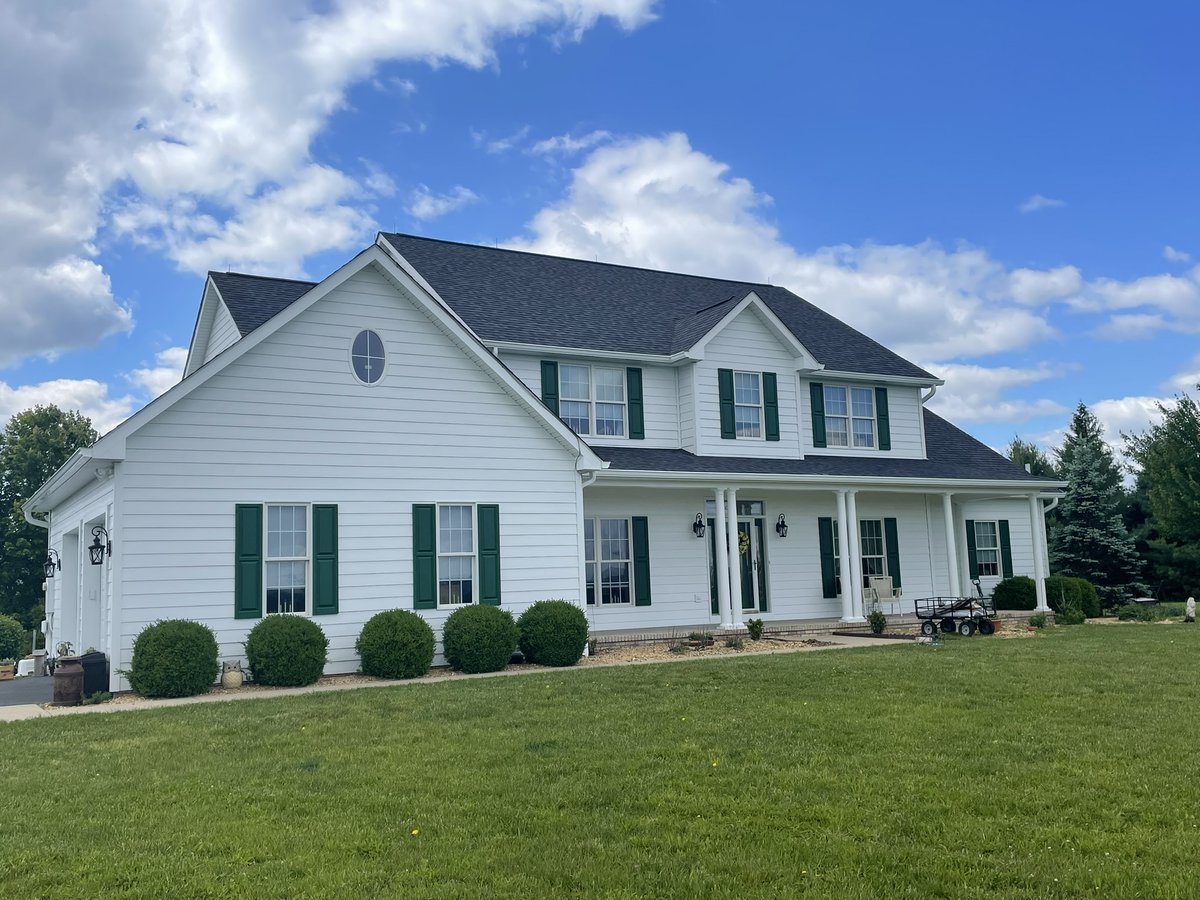 gnsroof's tweet photo. Just finished a full exterior upgrade! 🎨🏡
✔️ Charcoal Black CertainTeed roof
✔️ White-painted siding
✔️ Forest Green shutters
✔️ 6" K-style seamless gutters

Clean, classic, and built to last. #GNSRoofing #HomeImprovement #NewRoof https://t.co/38ia9M5la4