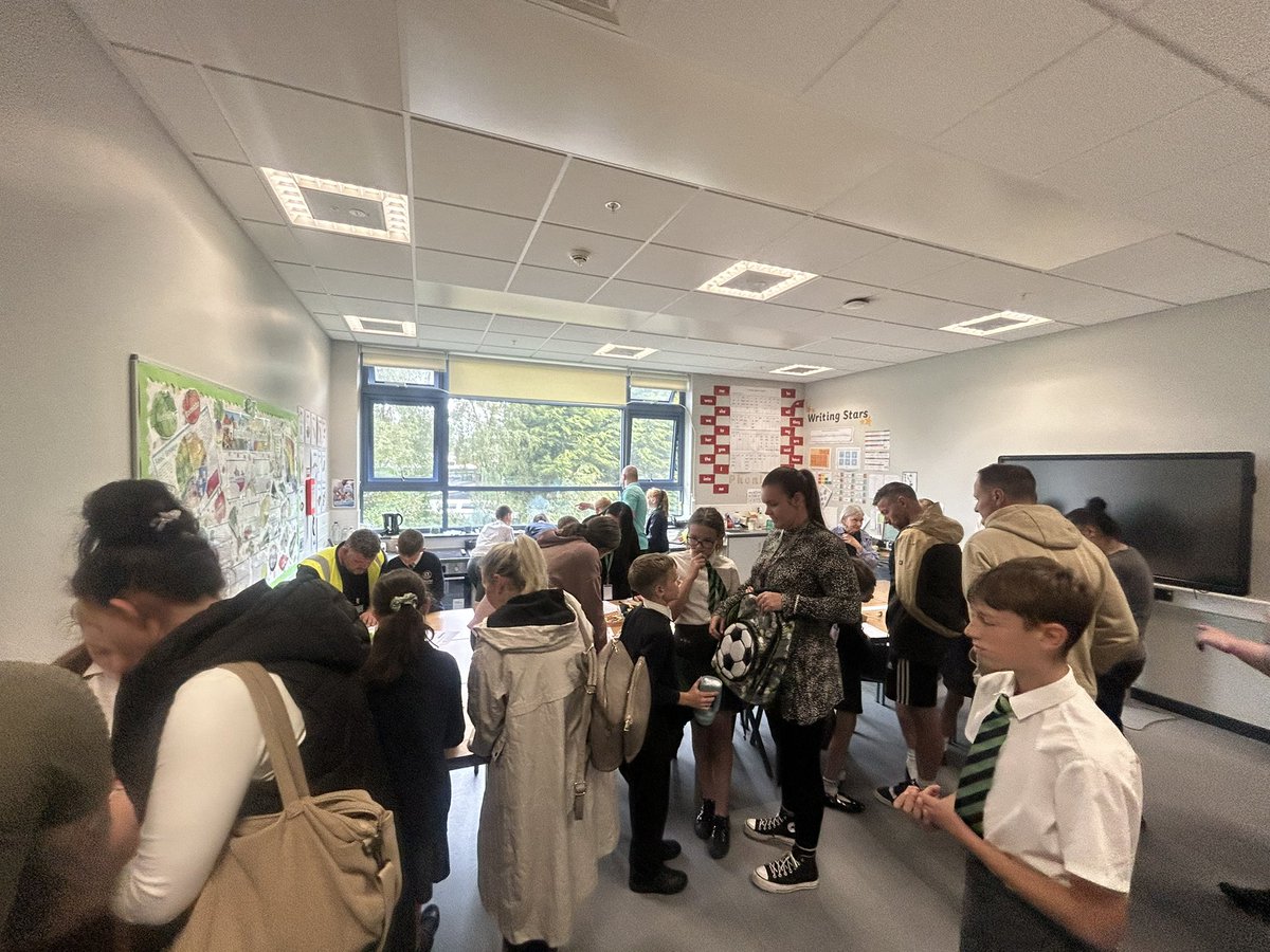 MrAbnett01's tweet image. Fantastic challenge outcome to round off Year 5! Thank you so much for attending this afternoon! @PoppyfieldSch