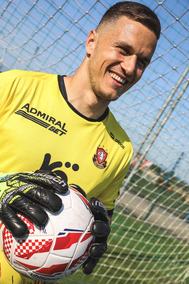 Darijan Žarkov produžio je vjernost Gorici 🔏

💭 “Zahvalan sam upravi kluba, stručnom stožeru i suigračima na kontinuiranoj podršci i vjeri u mene. Veselim se novim izazovima i vjerujem da ćemo nastaviti graditi uspješnu i stabilnu budućnost, s još većim ciljevima i uspjesima.”