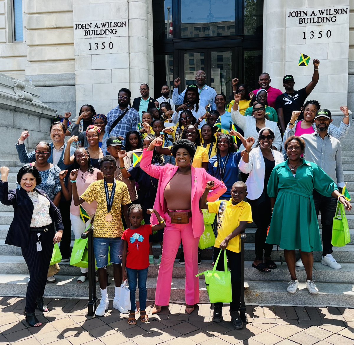 MOCCADC's tweet image. Director Snider & members of Mayor Bowser’s Cabinet welcomed youth athletes from Tapp Track Academy in Jamaica
These incredible stars made their 1st visit to DC & were celebrated for earning: Outstanding International Team Award at the 6th International Youth Track Championship