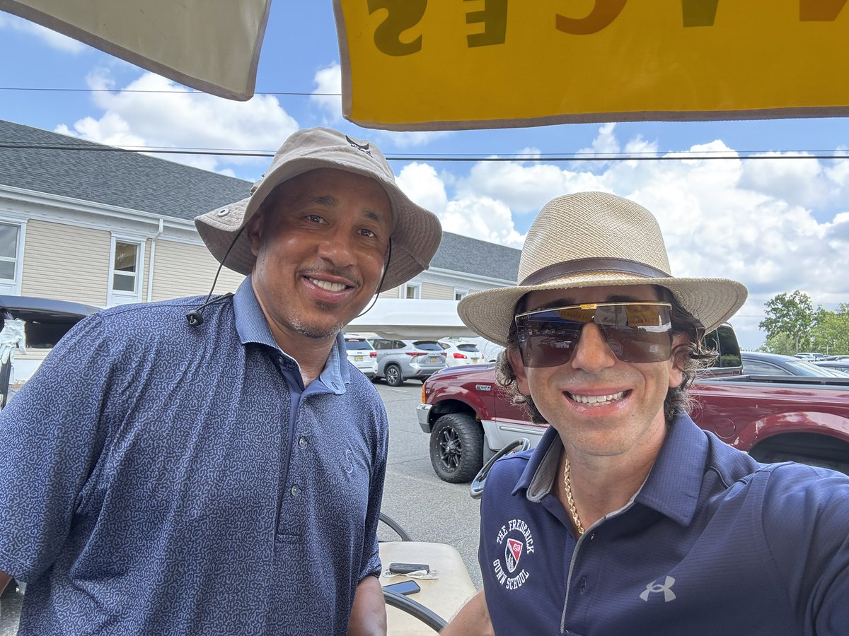 seanstellato's tweet image. Great to chop it up with the GOAT @LT_56 @Giants supporting the #OtisAndersonFoundation #TouchdownStephenBaker @StarksTheDunk @nyknicks