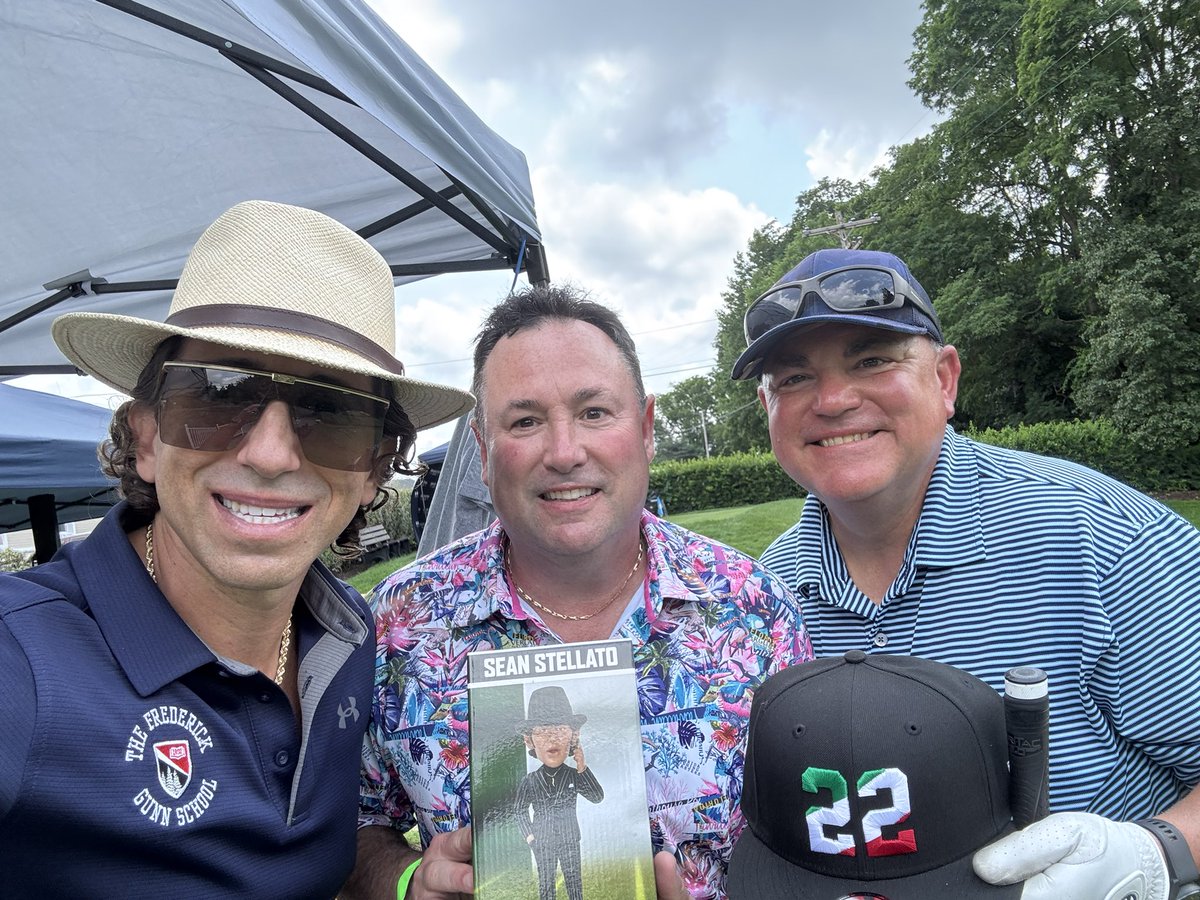seanstellato's tweet image. Great to chop it up with the GOAT @LT_56 @Giants supporting the #OtisAndersonFoundation #TouchdownStephenBaker @StarksTheDunk @nyknicks
