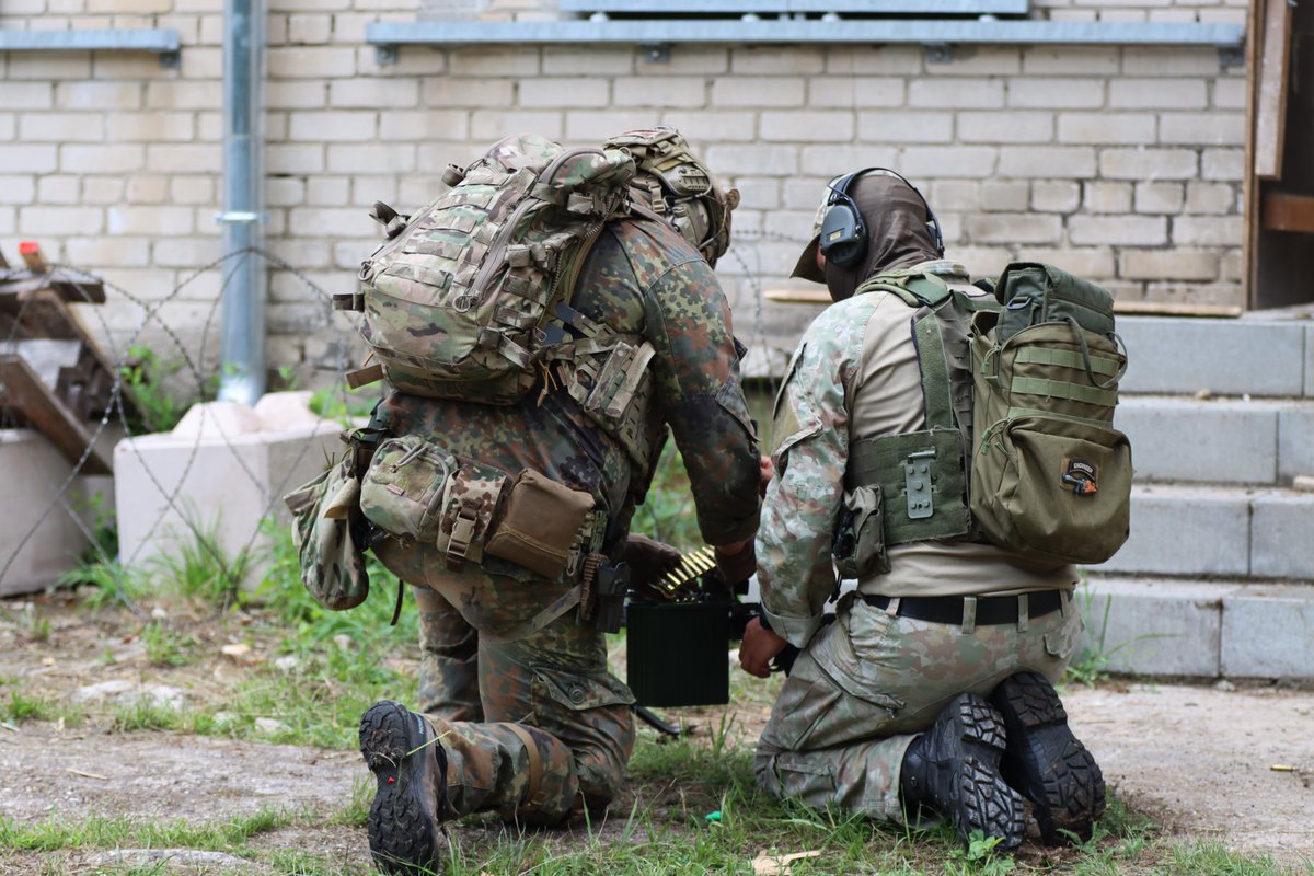 STC_EUMAM_UA's tweet image. Urban warfare training in ๐ฉ๐ช: As the final phase of the training begins, ๐บ๐ฆ #Ukrainian soldiers face tougher, more complex scenarios.
Under the guidance of German instructors, they clear building room by room โ always focused on one thing: their own safety!
#StandWithUkraine