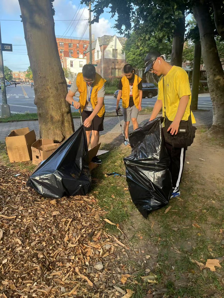 pcra_nyc's tweet image. Let's clear away the trash together at Leif Ericson Park—every small action makes a big difference! 🌱 Join us by booking online today: pcr.nyc/volunteerevents
#pcranyc #nonprofitorganization #nonprofit #leifericsonpark #parkbeautification