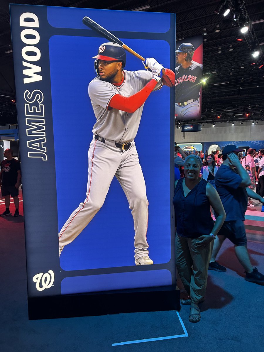 PaulaWoodDMV's tweet image. 2 All-Star weekend moments that have touched my heart: 1) the Negro League exhibit (we are truly standing in their shadow); and 2) meeting 5 Make-a-Wish moms while we filmed our kids during BP from the stands. In the midst of all the amazing, star-struck moments...perspective.