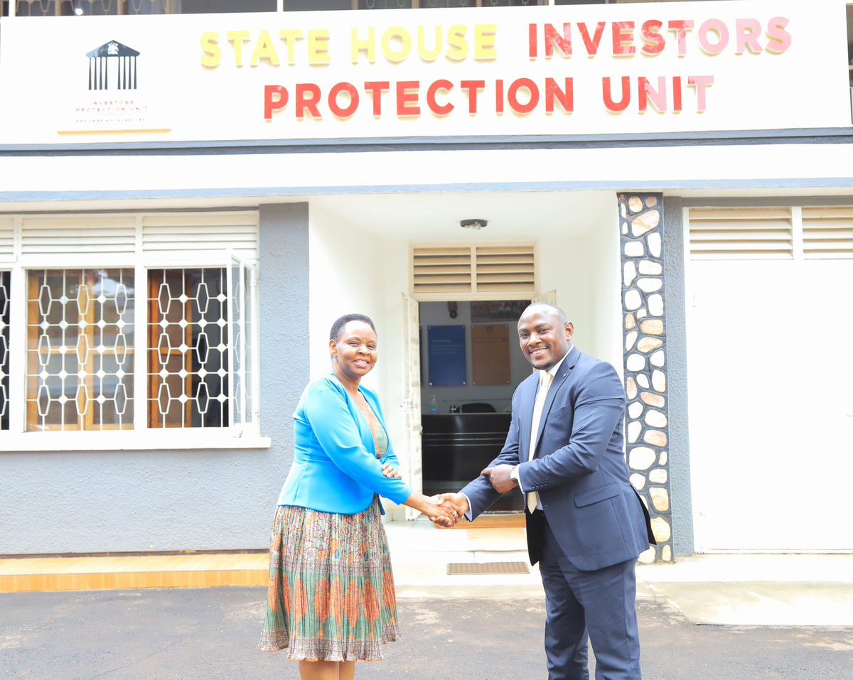 ShieldInvestors's tweet image. It’s been a pleasantly productive afternoon at SHIPU offices as Col. @edthnaka hosted @NaphtalBaguma (PhD) CEO of @RovoVenturesLTD since 2014.
Under his guidance, Rovo Ventures has grown from managing just 2-3 houses to a global portfolio exceeding 25 properties, with…