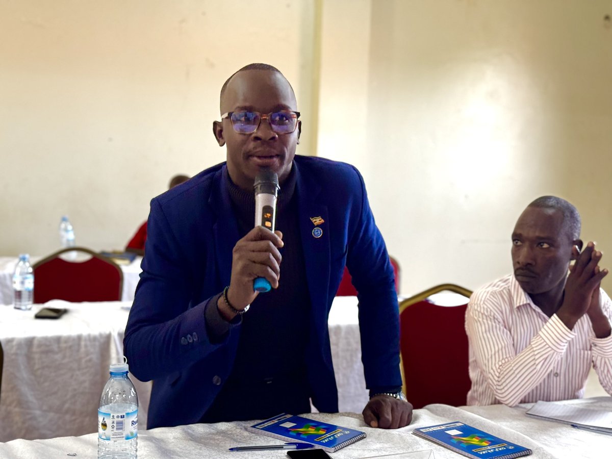 Media serves as a bridge between health authorities &amp; the public, vital in:
•Disseminating accurate information
•Correcting misinformation
•Encouraging public health behaviors
•Holding authorities accountable
•Reducing panic by providing context &amp; facts