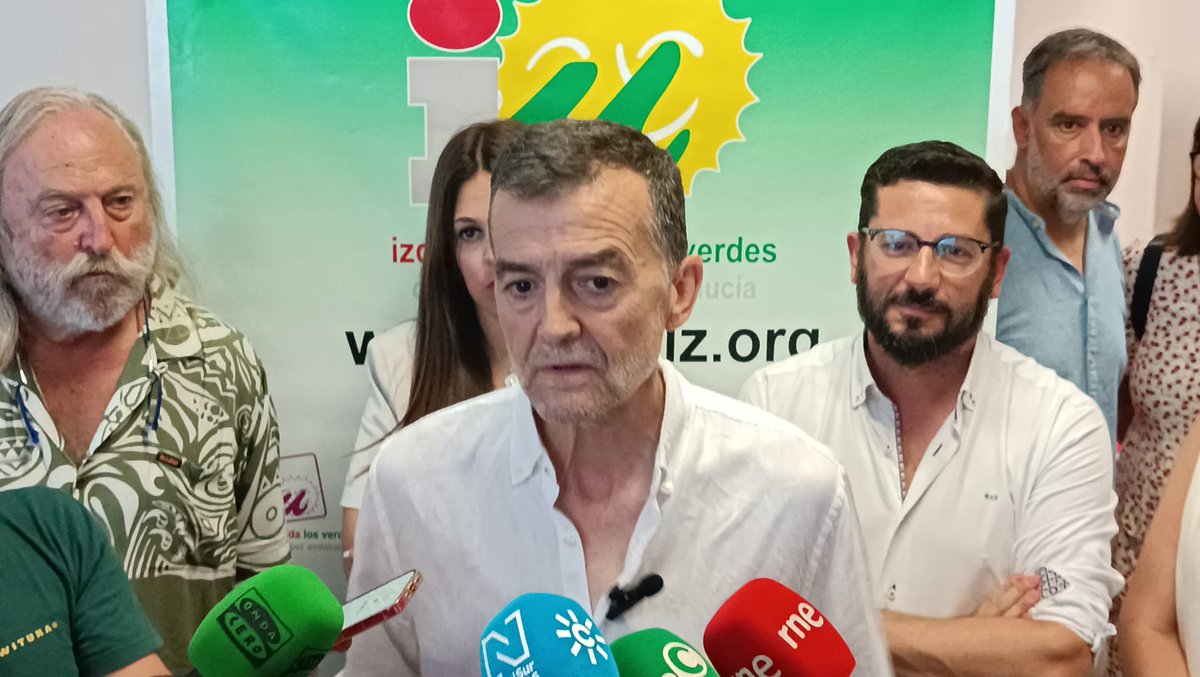 ℹ️El coordinador general de IU, Antonio Maíllo ha mostrado su apoyo a la Marea Blanca en Cádiz, tras reunirse con esta plataforma.
Maíllo ha denunciado el Plan Sanitario de Verano con unos “recortes que muestran el desmantelamiento de sistema sanitario público andaluz” de Juan