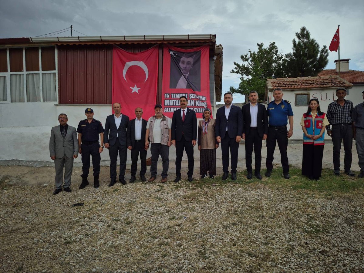 İlçe Başkanımız Sn Evren Dalkıran, İlçe Kaymakamımız Sn. Ali Yıldırım, Belediye Başkan Yardımcımız Sn Hakan Küçük MHP İlçe Başkanı Sn Bayram Özdemir, ve ilçe protokülümüz  ile birlikte Ergin mahallemizde 15 Temmuz Şehidimiz Mutlu Can Kılıç'ın  kabrini ve ailesini ziyarette