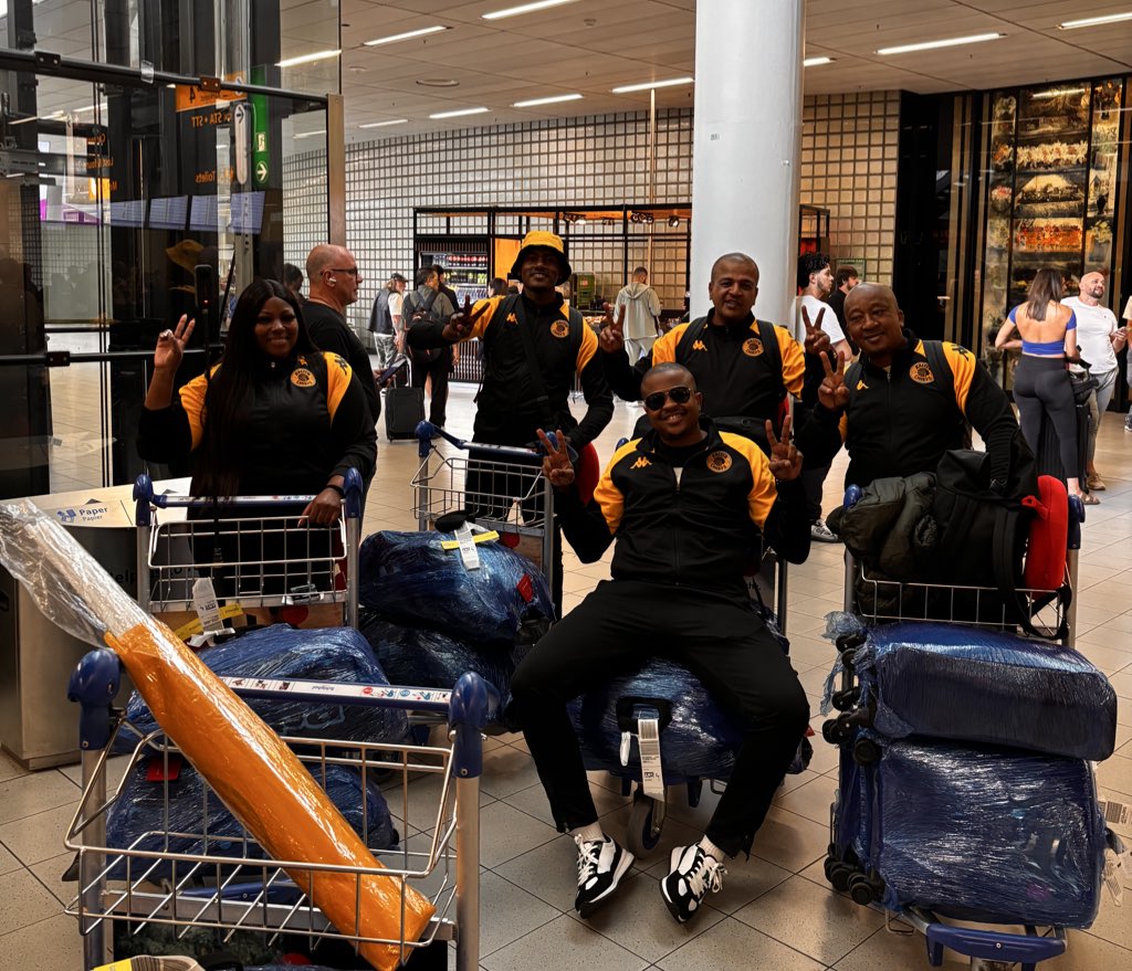 Touchdown in Amsterdam 👋

The #VodacomTsamaya squad is here to light it up in gold.✌️ #AlwaysHome