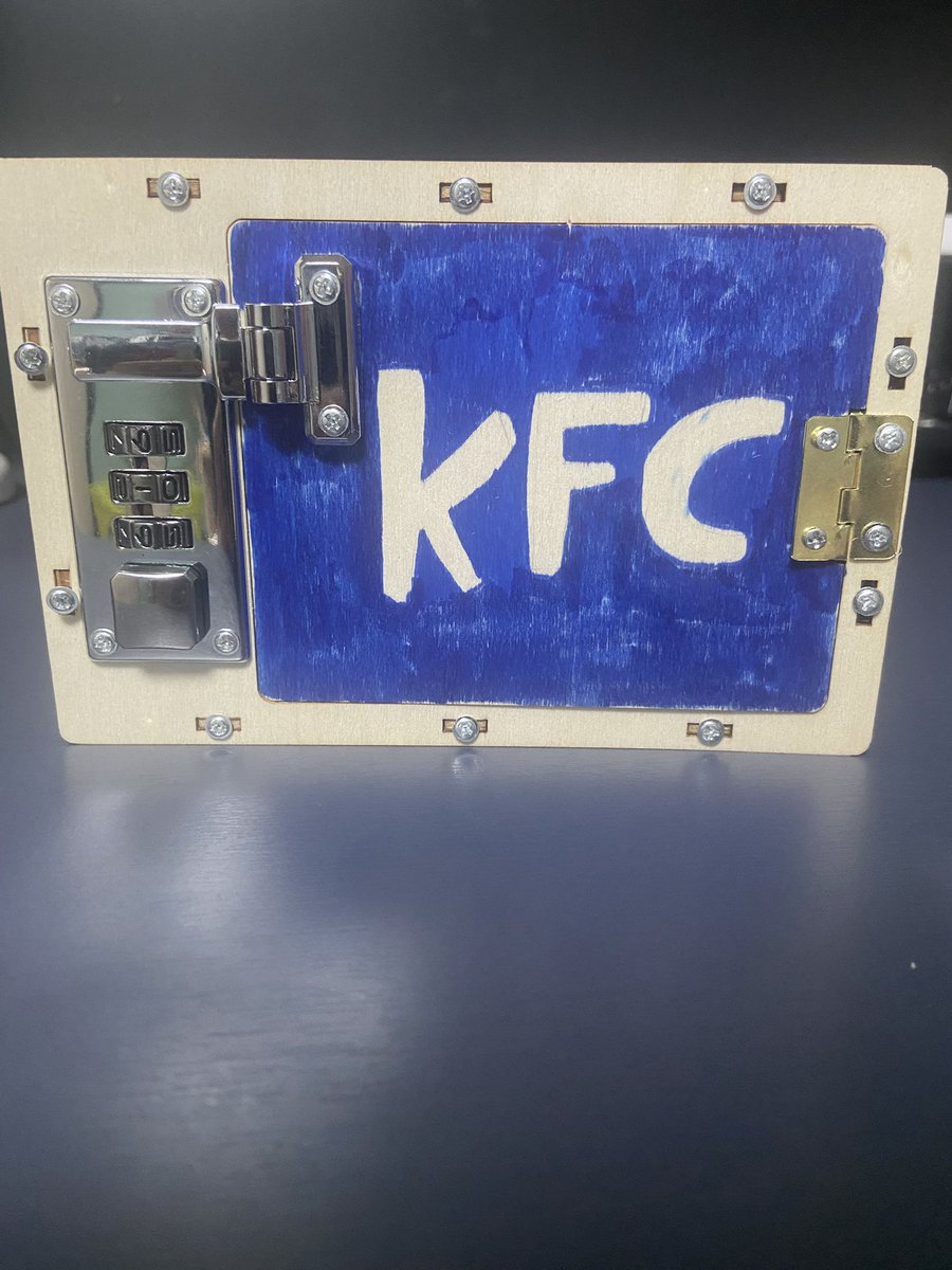 Debibi_0729's tweet image. #KorFC 앗! 수상한 금고가 있다! 비밀번호는 3개… 과연 정답은 무엇일까? 힌트: 켚씨 캐릭터들이 우리와 처음 만난 날