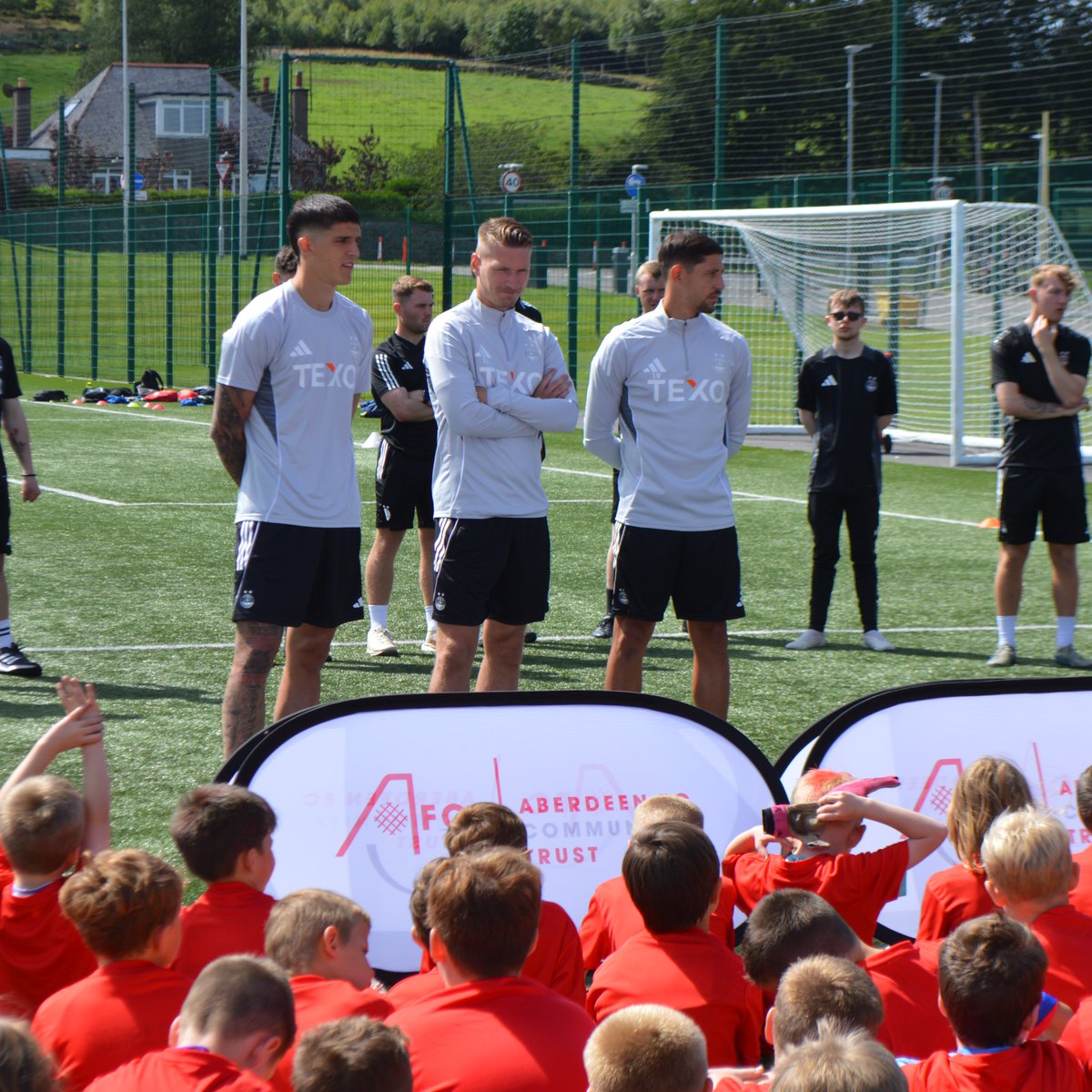 AFCCT's tweet image. Week One of AFCCT Summer Coaching ✅
We enjoyed a week in the sunshine at Cormack Park as we kicked off 6 weeks of football fun alongside a visit from Aberdeen Football Club players⚽
Our Summer Coaching is nearly sold out but we have some good news...
You can now book onto…