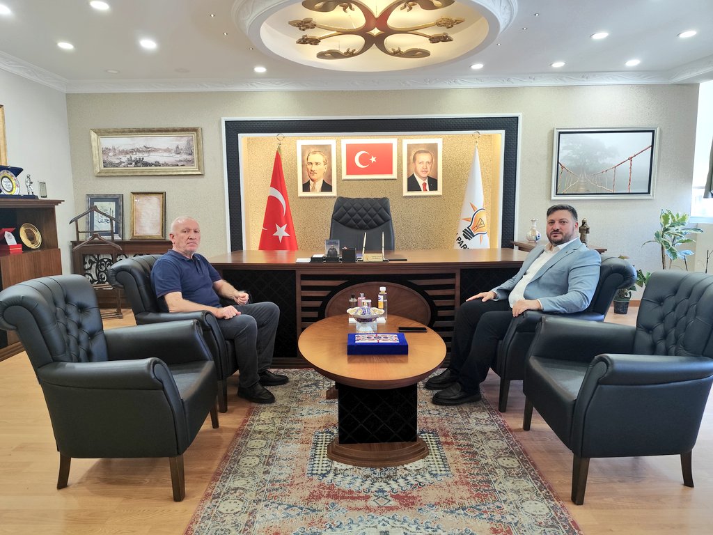 Feyzullah Torlak فيظ الله تورلاك (@feyzullahtorlak) on Twitter photo "Sohbet, gönülden gönüle uzanan en sıcak yoldur."
Komşularımızdan Metin Özen'i ilçe başkanlığımızda misafir ettik.
Ziyaretleri için teşekkür ederim.
<a href="/abdullahozdemir/">Abdullah Özdemir</a>
<a href="/UgurUyhan/">Uğur Uyhan</a>
<a href="/ak_sancaktepe/">AK Parti Sancaktepe</a> "Sohbet, gönülden gönüle uzanan en sıcak yoldur."
Komşularımızdan Metin Özen'i ilçe başkanlığımızda misafir ettik.
Ziyaretleri için teşekkür ederim.
<a href="/abdullahozdemir/">Abdullah Özdemir</a>
<a href="/UgurUyhan/">Uğur Uyhan</a>
<a href="/ak_sancaktepe/">AK Parti Sancaktepe</a>