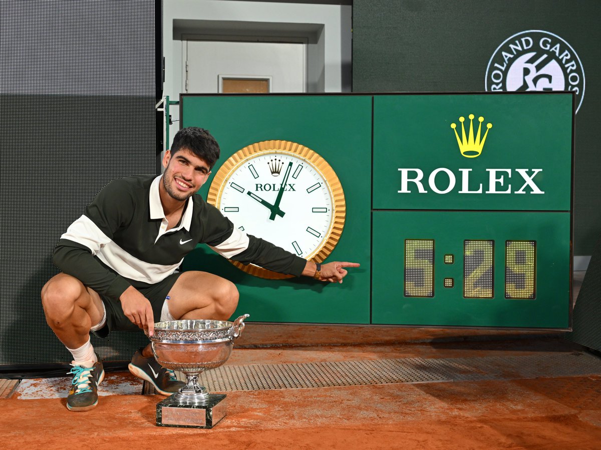 FonsecaActuFr's tweet image. This week, João Fonseca (18 years, 327 days) becomes the 3rd youngest player of the 21st century to break into the ATP Top 50 — only behind Carlos Alcaraz (18y, 131d) and Félix Auger-Aliassime (18y, 236d)! 🔥
True tennis star in the making... 🎾💎