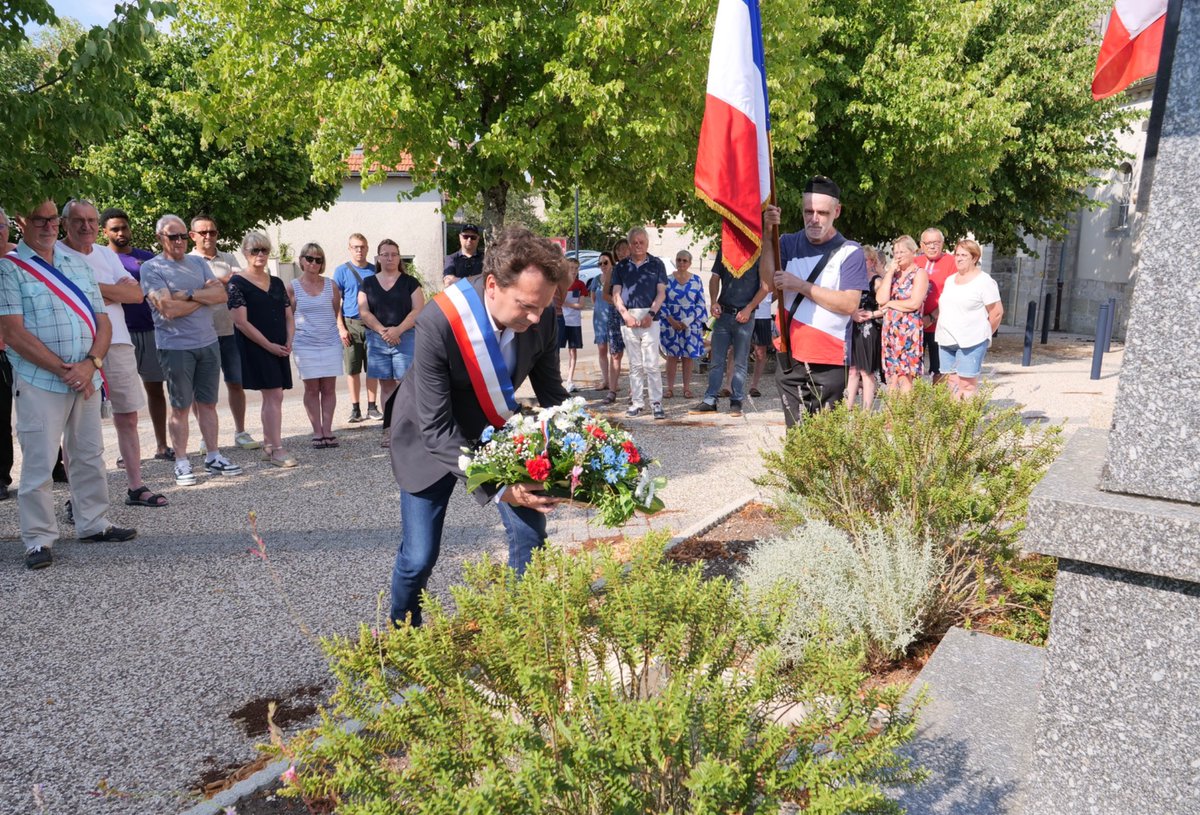 Inauguration de « Fraise-Book », la boîte à livres de Brognon, en référence à la spécialité de la commune ! 😉
Venez poser vos livres; venez en reprendre ! L’occasion aussi de se rencontrer et d’échanger ! 🍓
Merci à Drone Bourgogne pour les photos.