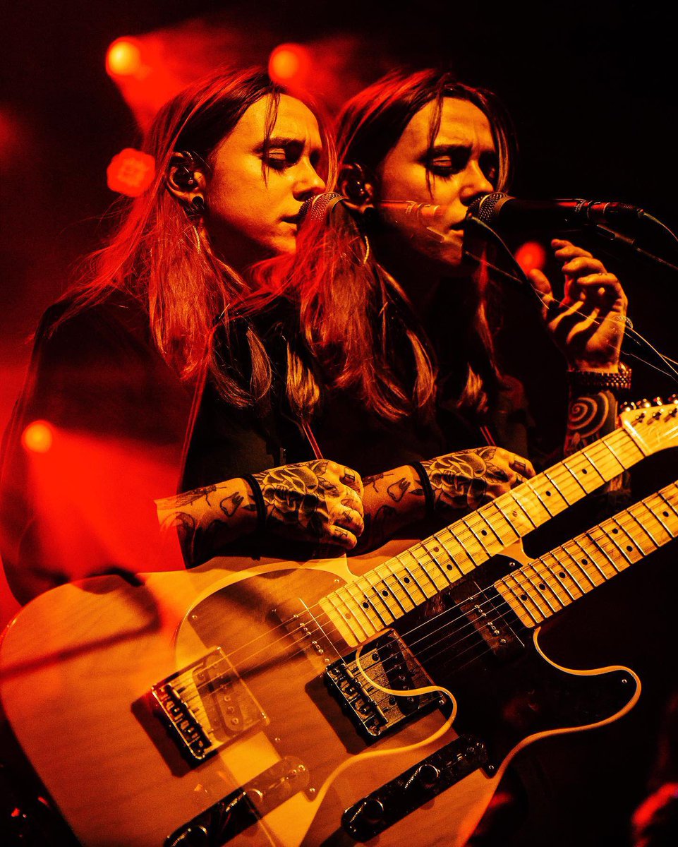 julien baker daily (@julien_daily) on Twitter photo 