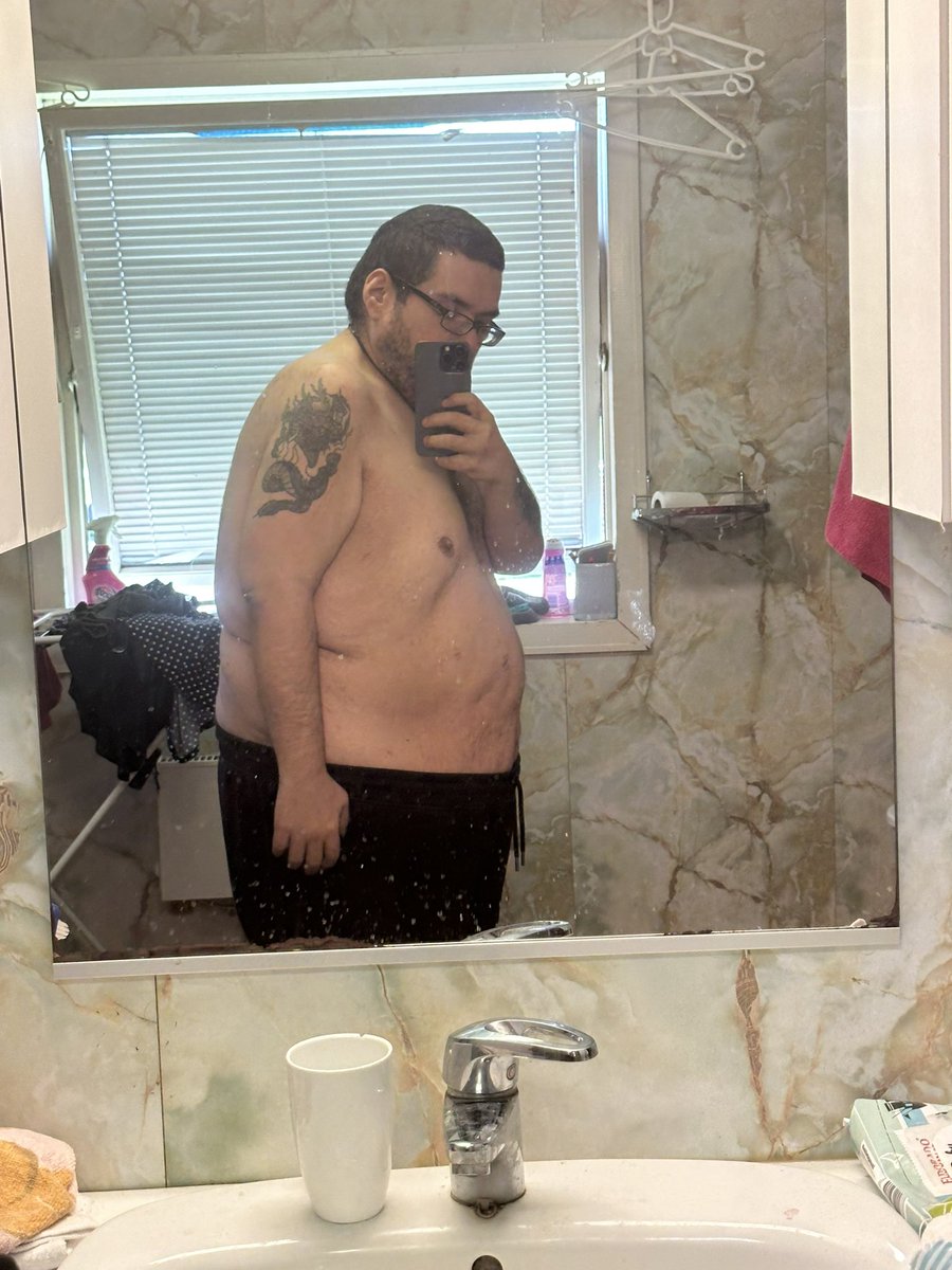 Been a while since I’ve posted a progress pic sooo here ya go #weightlossjourney #weightlosstransformation