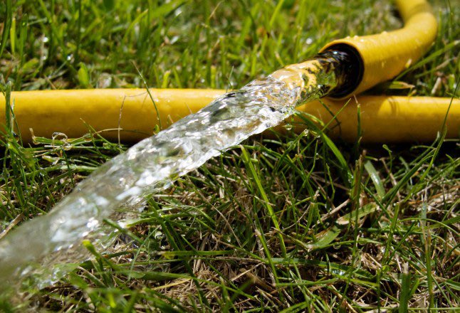 haveigotnews's tweet image. 7 million people in Britain will now be subjected to a hose pipe ban to conserve water. An unavoidable situation, if you were reading this in 1992 when the last reservoir was built