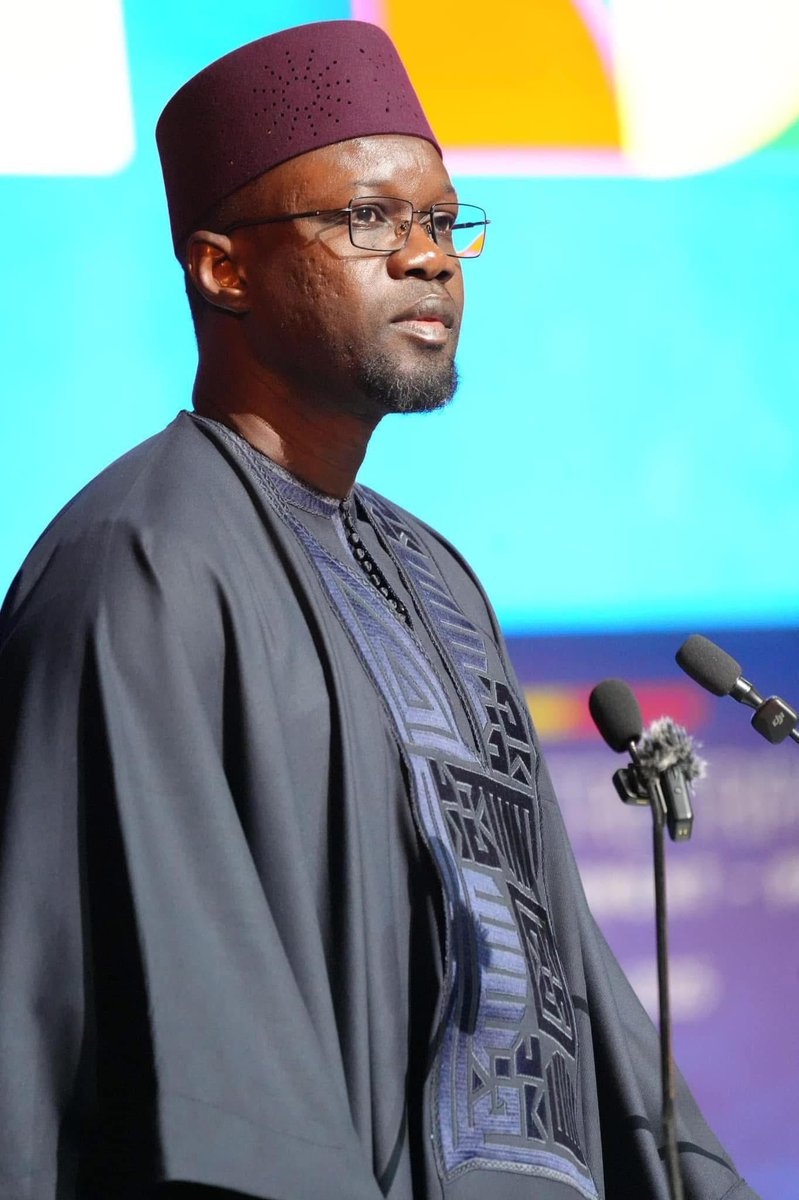 Tay dama am xew sama mannequin bi , sama agent marketing bi mo xewlé 
Hbd mon ami  mon leader l’homme du changement , l’homme qui empêche les kulunas de dormir. 
Inchallah tu réussiras au grand bonheur des sénégalais.
Tay nak ci sunu bis bi damay def réduction ci prix yi