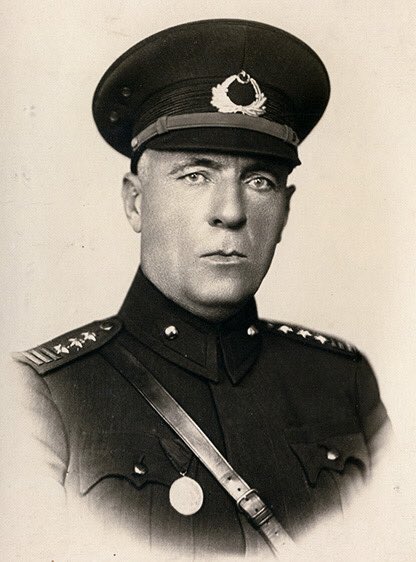 Türk İstiklâl Harbi’nin 5’inci Kafkas Fırkası’nın kahraman kumandanı, Cumhuriyet Ordusunun 41’inci, 11’inci Tümen, 5’inci Kolordu, Jandarma Genel, 20’inci Kolordu ve Birinci Ordu Komutanı Orgeneral Cemil Cahit TOYDEMİR’in vefatının yıl dönümü. Ruhu şad olsun!
