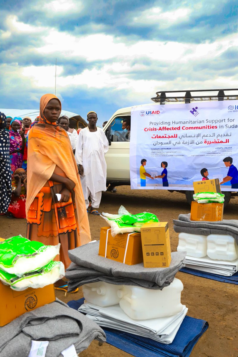 IOMSudan's tweet image. 📍Damazine, Blue Nile
IOM and @HumanAppeal provided emergency relief to 5,000 people affected by conflict through the distribution of essential household items, helping families impacted by conflict to stabilize and recover.
Supported by the Government of the United States 🇺🇸