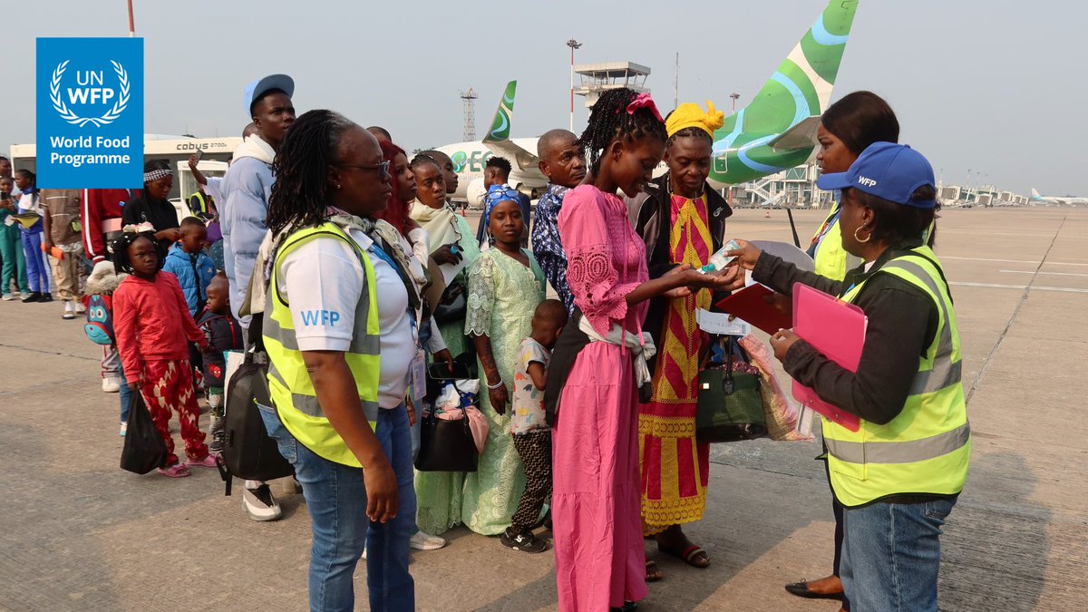 WFP_UNHAS's tweet image. Over the past days, #UNHAS organized 2 flights from #Brazzaville 🇨🇬 to #Bangui 🇨🇫 with 100+ Central African nationals on board.
These voluntary repatriation flights were coordinated on behalf of @UNHCRCongo thanks to funding from the US @StatePRM 🇺🇸
#LeaveNoOneBehind