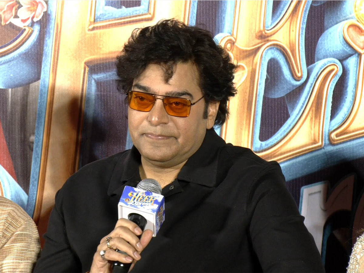 Neeraj Gupta (@neerajguptalive) on Twitter photo "Bhasha kabhi bhi vivaad ka vishay nahin hoti...": Actor Ashutosh Rana on language row in Maharashtra
aninews.in/news/entertain… <a href="/ashutoshrana10/">Ashutosh Rana</a> "Bhasha kabhi bhi vivaad ka vishay nahin hoti...": Actor Ashutosh Rana on language row in Maharashtra
aninews.in/news/entertain… <a href="/ashutoshrana10/">Ashutosh Rana</a>