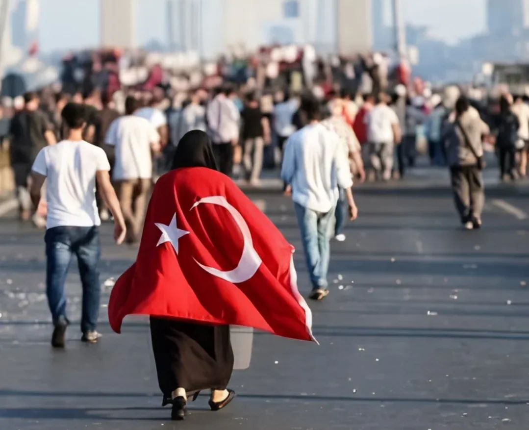 "
"
♥️ Eyy Canımın Toprağı ..
Sevincimin Kumaşı ..
Onlar Ülke
SEN #VATANSIN...🇹🇷
"
"

#15Temmuz..
#Vuslat