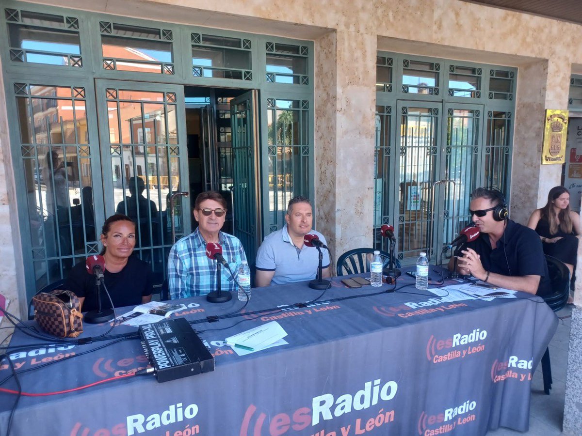 esRadio CyL (@esradio_cyl) on Twitter photo 📻 Escucha el programa especial #EsLaMañanaCyL con <a href="/FernandoGPuga/">Fernando Puga</a> y todo el equipo de #esRadioCyL desde La Cistérniga, Fiestas de Ntra, Sra. del Carmen.
🎙Alberto Redondo, alcalde <a href="/ACisterniga/">AYUNTAMIENTO DE LA CISTERNIGA</a>; Susana Barajas, concejala de cultura; y <a href="/AlfonsoPahino/">ALFONSO PAHINO</a>
🖥 esradiocastillayleon.es/castilla-y-leo… 📻 Escucha el programa especial #EsLaMañanaCyL con <a href="/FernandoGPuga/">Fernando Puga</a> y todo el equipo de #esRadioCyL desde La Cistérniga, Fiestas de Ntra, Sra. del Carmen.
🎙Alberto Redondo, alcalde <a href="/ACisterniga/">AYUNTAMIENTO DE LA CISTERNIGA</a>; Susana Barajas, concejala de cultura; y <a href="/AlfonsoPahino/">ALFONSO PAHINO</a>
🖥 esradiocastillayleon.es/castilla-y-leo…