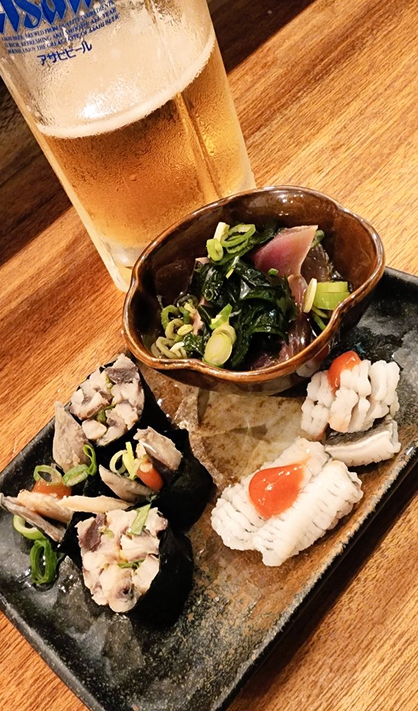 nigari_com's tweet photo. 適当に見繕ってー！で出てくる盛り合わせが最高すぎへん？🍻
これが常連の極

 値段ですか？450円です🥰 https://t.co/y6lxkEnBuh