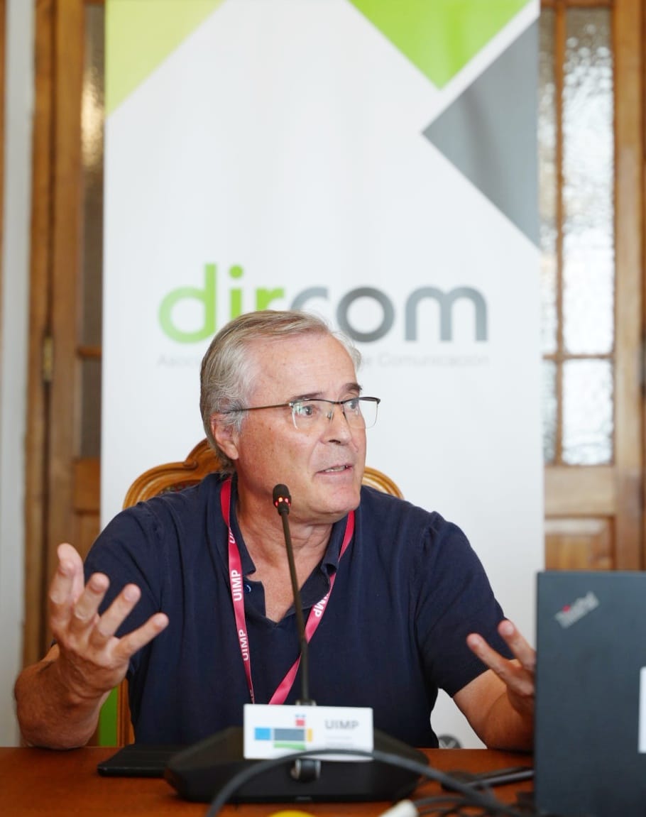 Dircom (@dircomspain) on Twitter photo "Los consejos de administración de los medios deberían supervisar y medir la credibilidad informativa del medio y no solamente su cuenta de resultados", <a href="/jmcavanna/">javier cavanna</a>, director del Observatorio de Medios, en el #CursoDircomUIMP "Los consejos de administración de los medios deberían supervisar y medir la credibilidad informativa del medio y no solamente su cuenta de resultados", <a href="/jmcavanna/">javier cavanna</a>, director del Observatorio de Medios, en el #CursoDircomUIMP