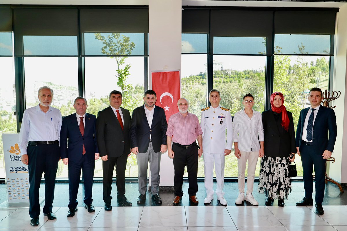 15 Temmuz Demokrasi ve Milli Birlik Günü’nün manevi ikliminde şehit ve gazi ailelerimizle bir araya geldik.

Sultanbeyli Belediye Başkanımız Sn. Ali Tombaş’ın ev sahipliğinde Kaymakamımız Sn. Kemal Şahin ve Tuğamiral Sn. Ramazan Özoğul katılımıyla gerçekleştirdiğimiz programda