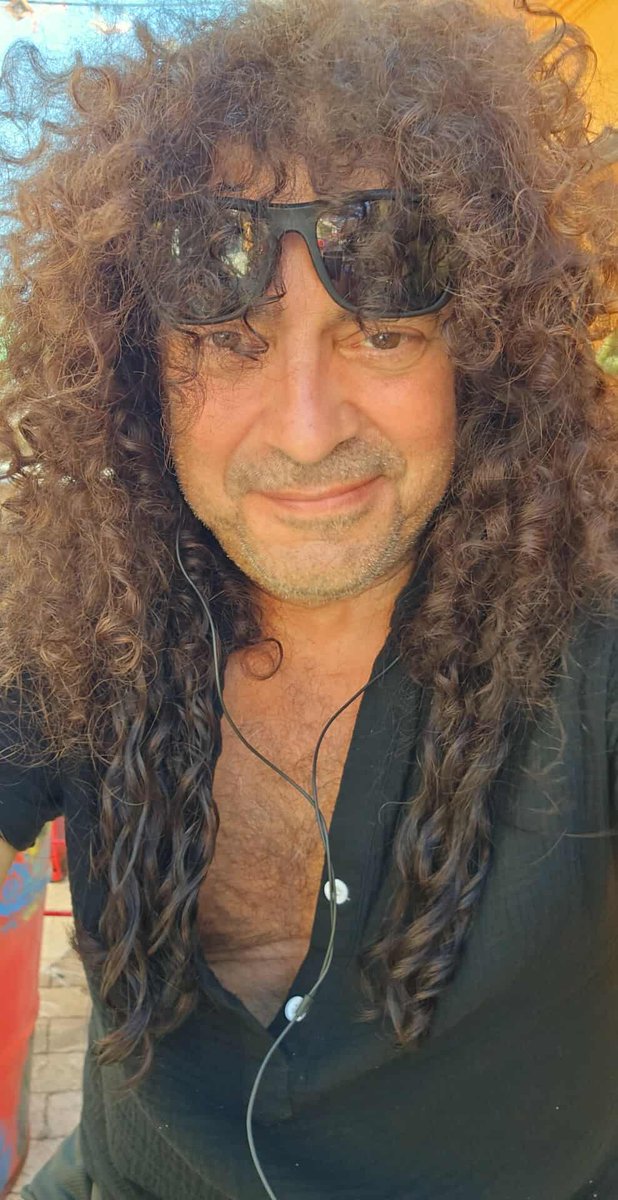 Believe in yourself, and you'll be amazed at what you can achieve! - 🎶🎵🎸

May you all have an amazing day