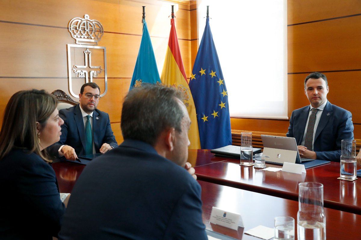 Principado de Asturias (@gobasturias) on Twitter photo #ConsejoDeGobierno
👉goo.su/zf60E
✔️ El <a href="/GobAsturias/">Principado de Asturias</a> lanza #miPrincipado, la aplicación que acerca la Administración a la ciudadanía y las empresas con trámites sin papeles y documentos a un clic
✔️ <a href="/GimenaLlamedo/">Gimena Llamedo</a>: “Esta no es solo una herramienta tecnológica: es una #ConsejoDeGobierno
👉goo.su/zf60E
✔️ El <a href="/GobAsturias/">Principado de Asturias</a> lanza #miPrincipado, la aplicación que acerca la Administración a la ciudadanía y las empresas con trámites sin papeles y documentos a un clic
✔️ <a href="/GimenaLlamedo/">Gimena Llamedo</a>: “Esta no es solo una herramienta tecnológica: es una