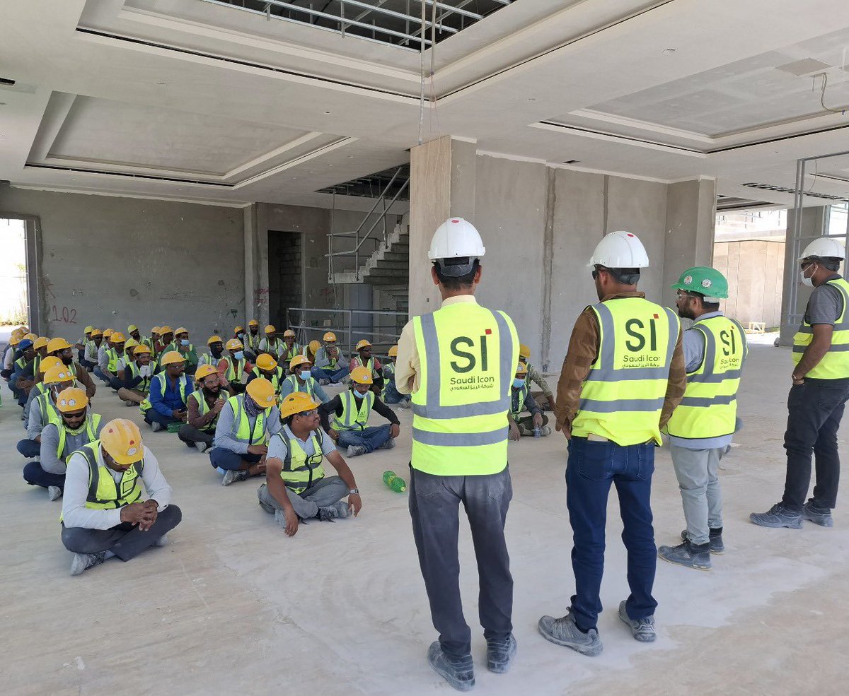 SaudiIconCo's tweet image. As temperatures rise, so does the importance of awareness.

This week, our teams across sites came together to discuss an essential topic during our

Thanks to all teams for their active participation.

#SafetyFirst #SaudiIcon #TBT #Teamwork #HeatAwareness #ConstructionSafety
