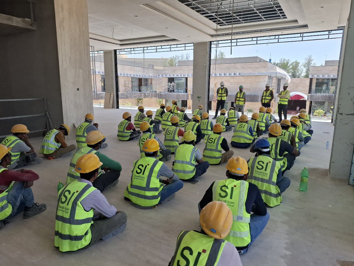 SaudiIconCo's tweet image. As temperatures rise, so does the importance of awareness.

This week, our teams across sites came together to discuss an essential topic during our

Thanks to all teams for their active participation.

#SafetyFirst #SaudiIcon #TBT #Teamwork #HeatAwareness #ConstructionSafety