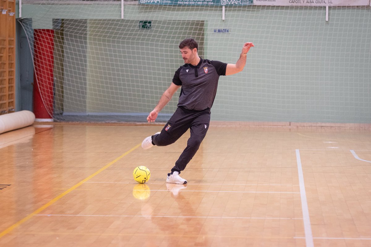 Hoy cumple años nuestro entrenador de porteros Dani Cabezón 

¡Muchas felicidades!