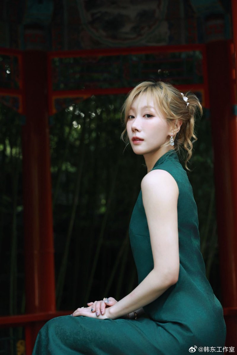 Dreamerverse's tweet photo. [#Handong] Weibo Güncellemesi: (1)

Kral Gong Konağı'nın Yinan Salonu'nun önünde, asırlık kırmızı duvarın cam odasında durun ve “Gong Modası”nın ilk gösterimine bakın

https://t.co/Pk45GzgVjP 

#Dreamcatcher #드림캐쳐 #한동 https://t.co/UucdLq5CEm